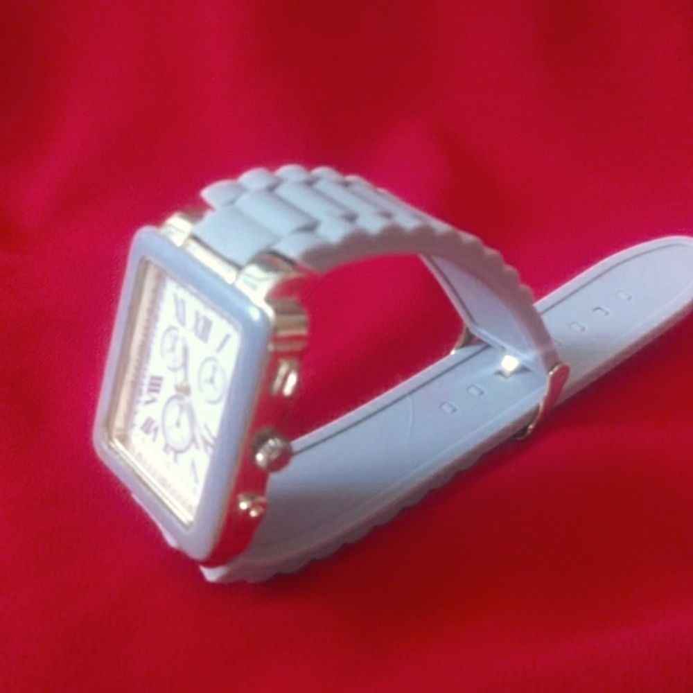 Watch - Picture 7 of 13